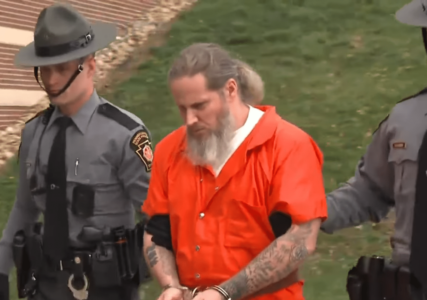 Man Who Stole 87-Year-Old Veteran’s Car With Dog Inside Caught By Cops Man Who Stole 87-Year-Old Veteran’s Car With Dog Inside Caught By Cops