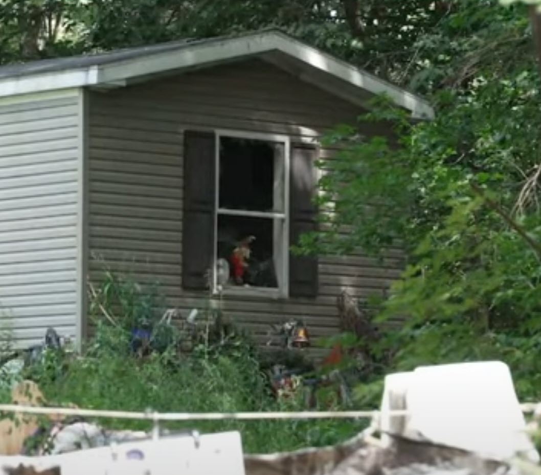 Mother and Daughter Charged With Dozens of Animal Neglect Counts Mother and Daughter Charged With Dozens of Animal Neglect Counts