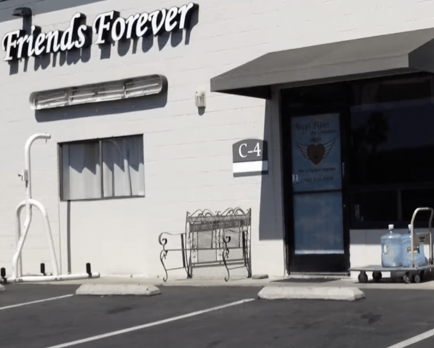 Families Betrayed as Pet Cremation Business Shuts Down Without Warning